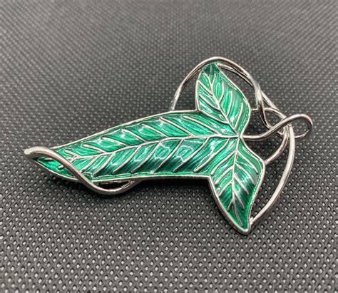 Lorien Leaf Brooch Green Leaf Pin | Raven Fox Cloaks and Robes