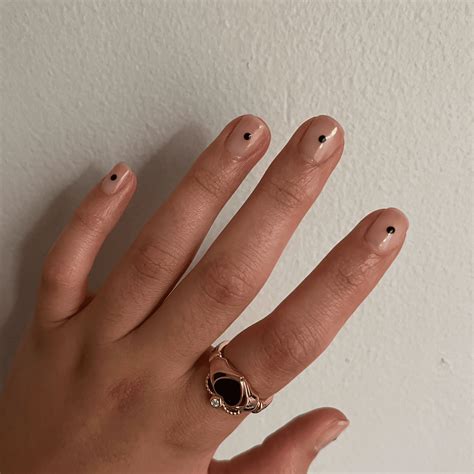 14 Dainty Dot Nail Ideas Perfect for Minimal Mani Devotees