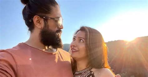 Yash and wife Radhika Pandit celebrate 6th wedding anniversary, Radhika ...
