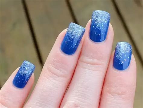 Синий новогодний маникюр 2024 - яркие идеи на фото! | Nails, Beauty ...