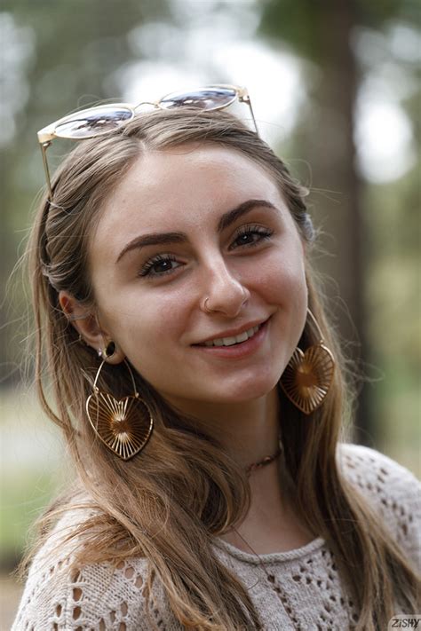 Penelope Kay Has Mountain Cardio - Zishy