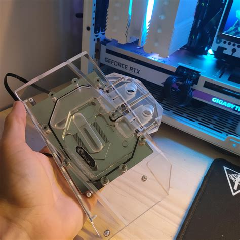 NR200P white build, dual rad CPU cooler, lcd screen sensor : r/NR200