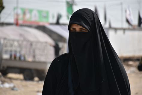 Women in Islamic State: From Caliphate to Camps | International Centre