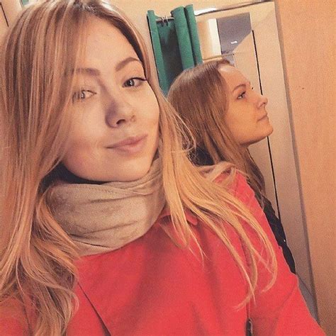 beth lily nude pencil drawing