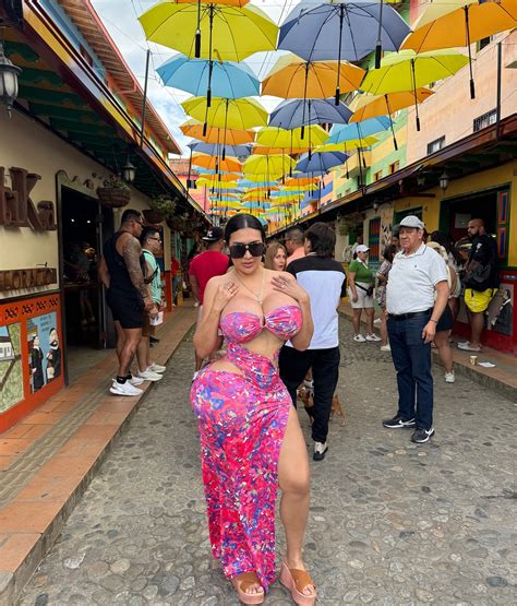 Nataly ordonez | Y si entrenamos ? 😍 | Instagram