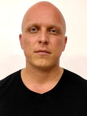 Кто родился 2 мая