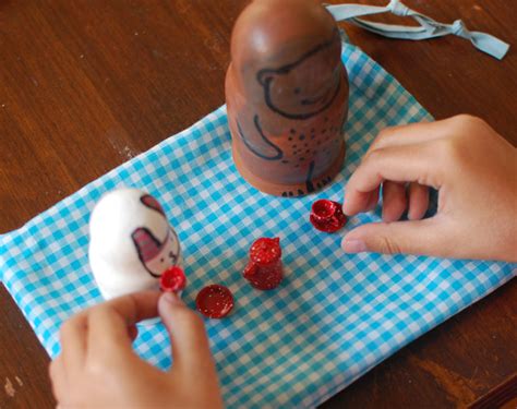Wee Gallery: Bunny and Bear have a Picnic