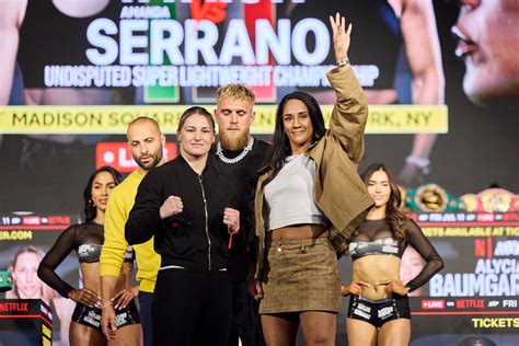 Amanda Serrano trabaja con un nuevo entrenador físico para su tercera