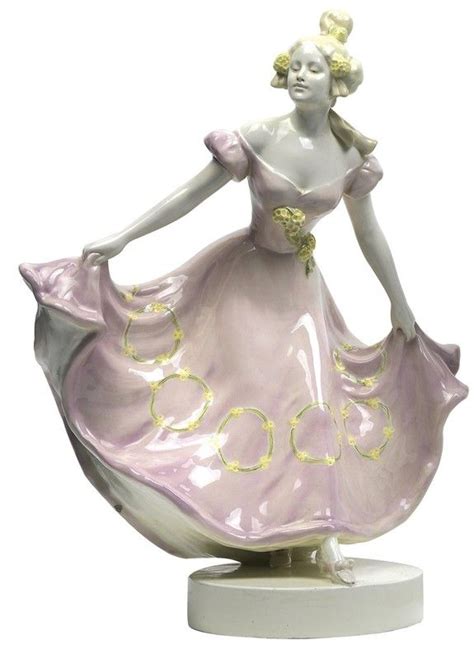 FIGURINES