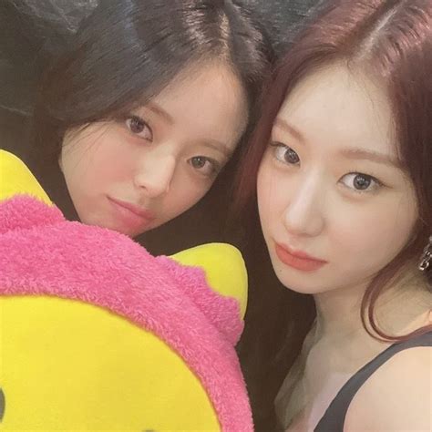 Pin by Butterfly on Itzy | Itzy, Asia artist awards, Girl group