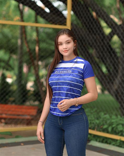 Salma Flores - Foto #9558 | Profile Rate