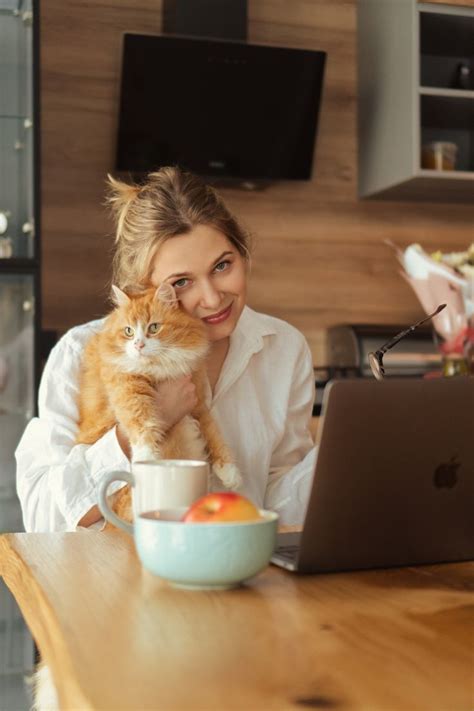 Девушка с котом | Идеи для фото, Фотосессия, Домашние фотосессии
