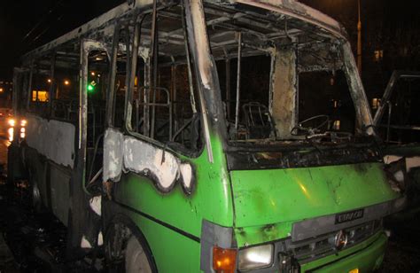 В Полтаве неизвестная женщина сожгла пассажирский автобус / Полтавщина