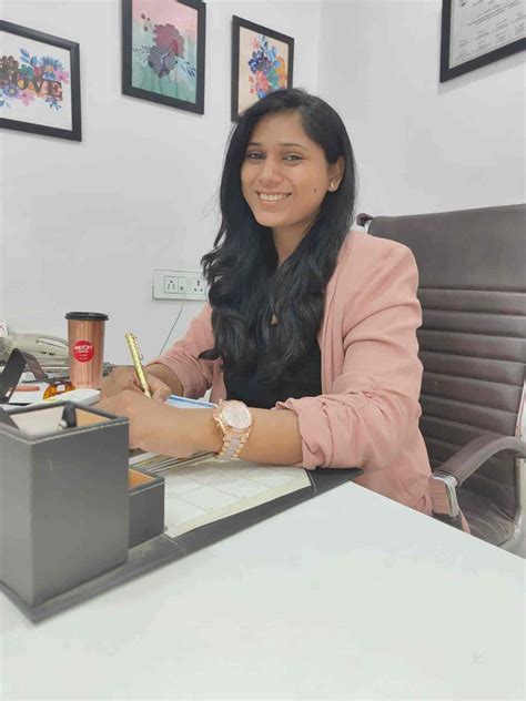 Book Dermatologist Appointment. Book Doctor Counsultaion of Dr. Akriti ...