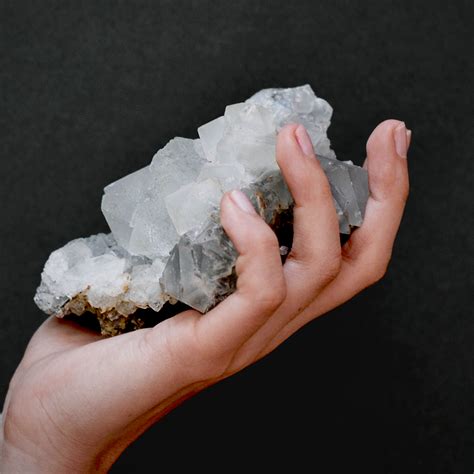 clarifying clear quartz  stone  power