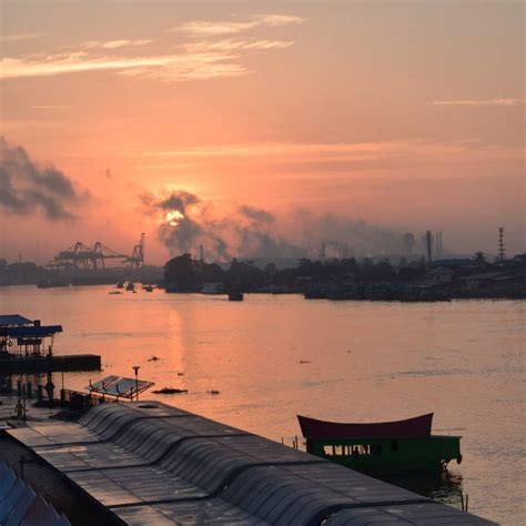 sungai musi ikon kota palembang kebanggaan indonesia
