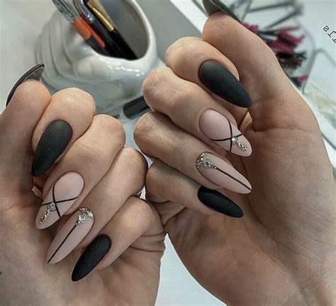 Pin by Sara Peque on Uñas | Classy nail designs, Gel nails, Chic nails