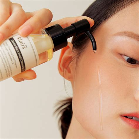Dear Klairs Gentle Black Fresh Cleansing Oil Зволожуюча гідрофільна ...