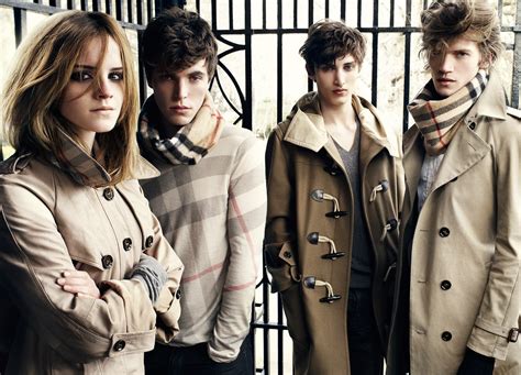 Burberry AW 09-10 (HQ) - Emma Watson Photo (7684300) - Fanpop