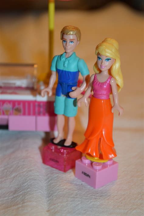 The Barbie Blog: Barbie Goes Lego