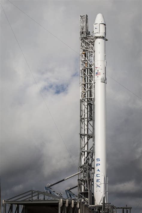 Falcon 9 и Dragon готовы к запуску. Современные ракетоносители. Фалкон ...