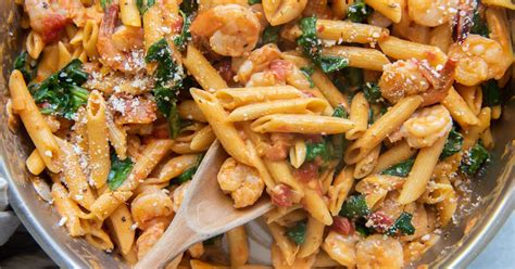 Shrimp and Spinach Pasta (Easy One-Pot Pasta) | Valerie's Kitchen