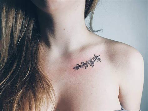 Clavicle Tattoo: 30+ Most Beautiful Shoulder Tattoo Ideas