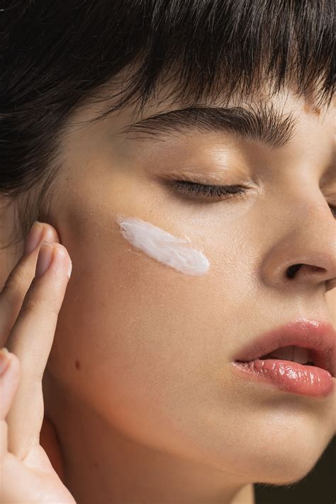 Weleda Skin Food, la crema nutriente multiuso amata dai make up artist ...