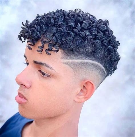 60 modelos de cortes de cabelo cacheado masculino para 2022 | Gents ...