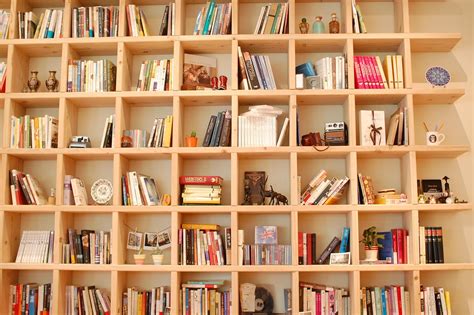 bookshelf background bookshelf images pixabay