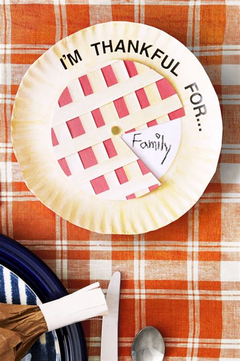 50 Thanksgiving Crafts for Adults - Easy DIY Ideas