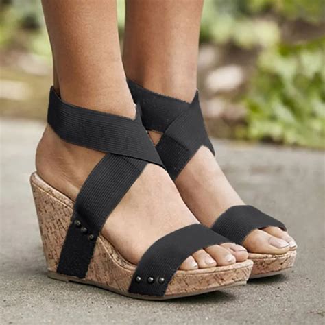 womens beach sandals  victoria horton blog