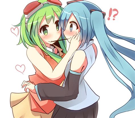 Vocaloid - GUMI and Miku art by ぱちお (Pixiv)