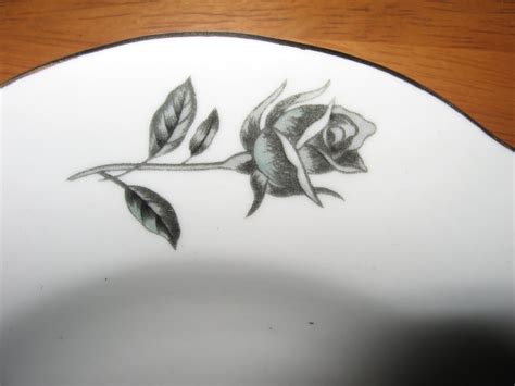 galleria pinggan  pinggan bunga ros hitam