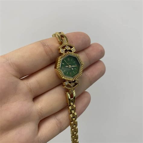 Vintage Style Emerald Green Color Dial Gold Bracelet Watch