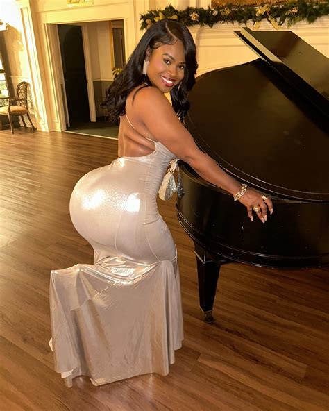 🇭🇹 | Walk in any room and light it up 🩶 | Instagram