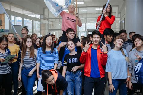 Ultimate shoulder rides / Russian students (wom)