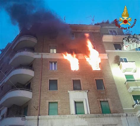 roma incendio  appartamento morto enne lapresse