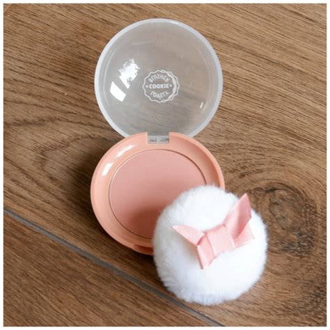 FLOATING IN DREAMS - Reviews . Makeup . Fashion . everyday beauty made ...