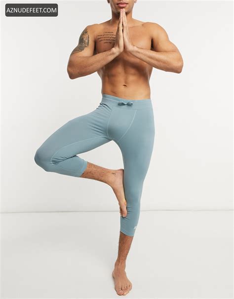 LOUIS RUSSELL Feet - AZNudeFeet Men