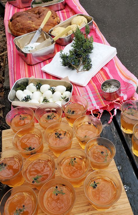Hot Toddy: A Non-Alcoholic Recipe for a Holiday Mocktail