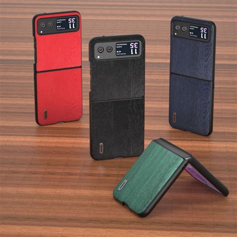 Motorola Cases - Motorola razr (2023) Cases Texture Wood Red