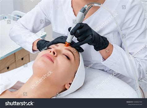 Hydro Facial: Over 2,032 Royalty-Free Licensable Stock Photos ...