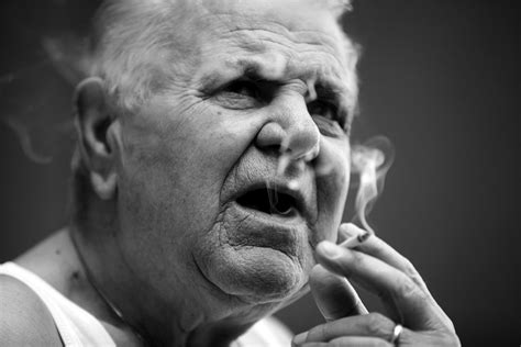 Smoke man | Vincos Images