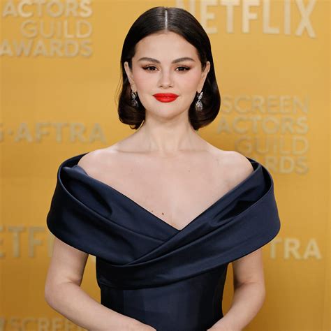 Did Selena Gomez's New Dress Break the Internet? - c5wy1ws