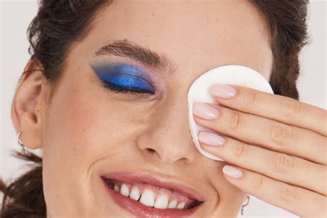 Nova NIVEA 5-u-1 micelarna voda praktično je rješenje za svaki tip kože ...
