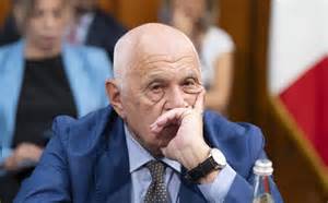 Il caso Almasri agita le destre: nuovo scontro con le toghe | LA NOTIZIA