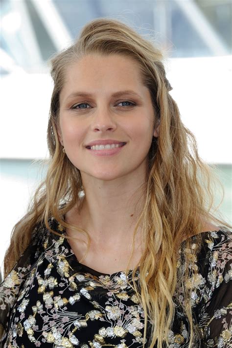 Celebrities-Trands: Teresa Palmer – ‘Hacksaw Ridge’ Photocall – 73rd ...