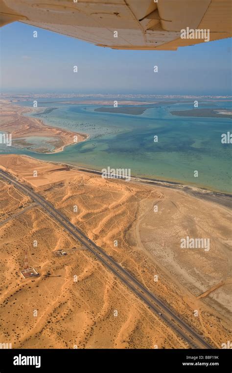 Flight over umm al quain hi-res stock photography and images - Alamy