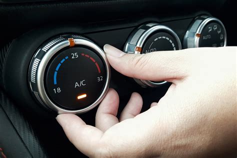 Service climă auto Brașov - Sistemul de climatizare auto - Umplere freon